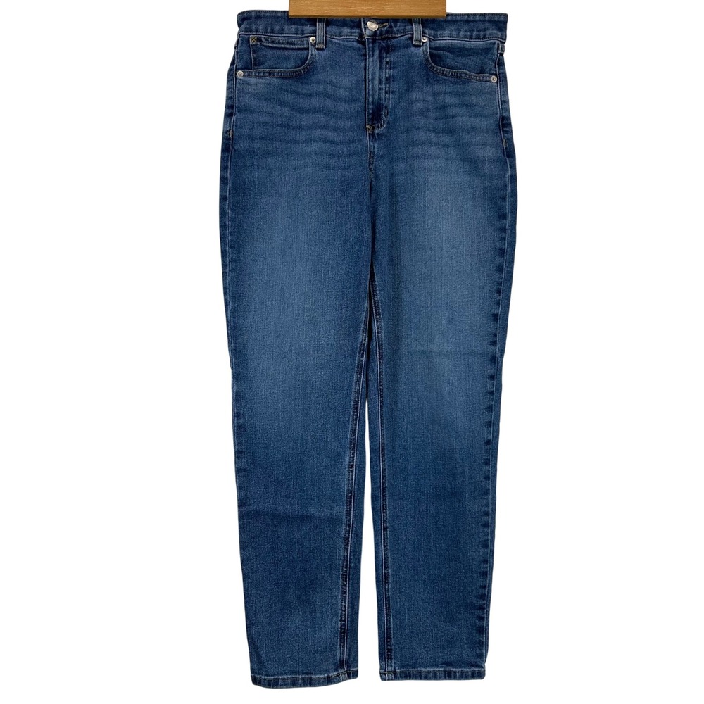 LL Bean Classic Fit Jeans Womens 10 Pet Medium Wash Straight Leg Denim 519021